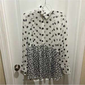 Lane Bryant white and black poka dotted top 18/20